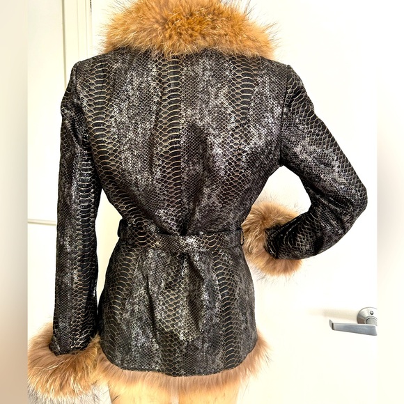 ✨NWOT✨ CACHE Absolutely Stunning Snake Leather Jacket with Fur Trim - Size 4 - Picture 2 of 12